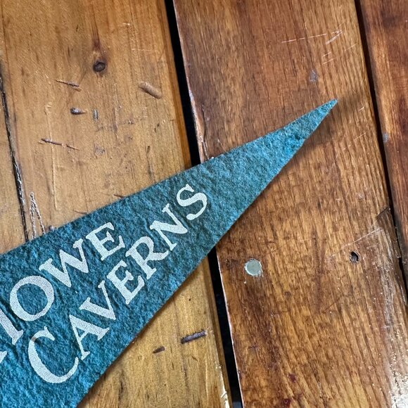 Vintage Howe Caverns Felt Pennant - Picture 4 of 7